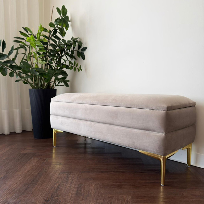 Pufa tapicerowana nowoczesna w pasy BEŻ MV ze schowkiem nóżki złote